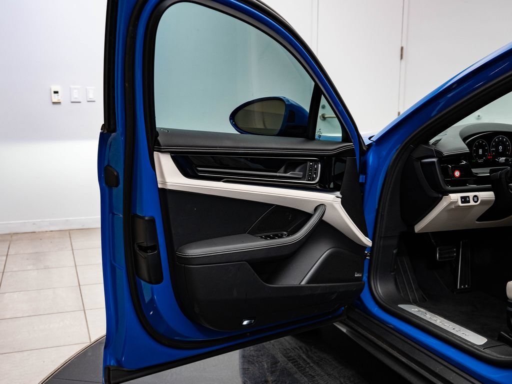 Used 2025 Lugano Blue Porsche 4 image 27