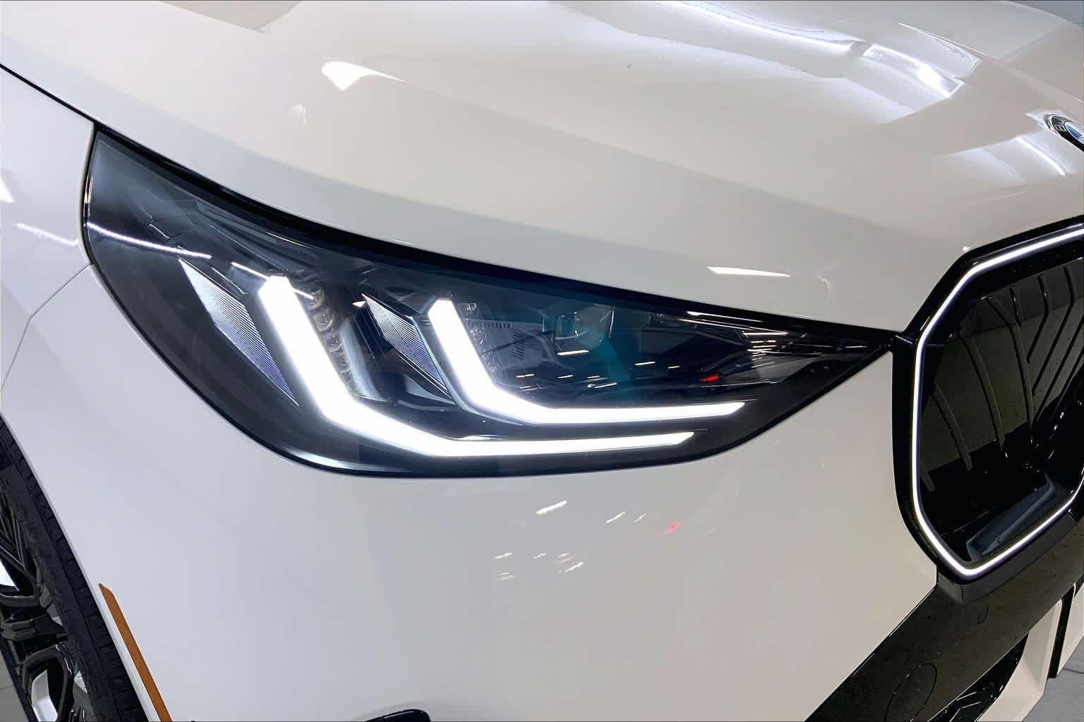 New 2026 Alpine White BMW 30 xDrive image 13