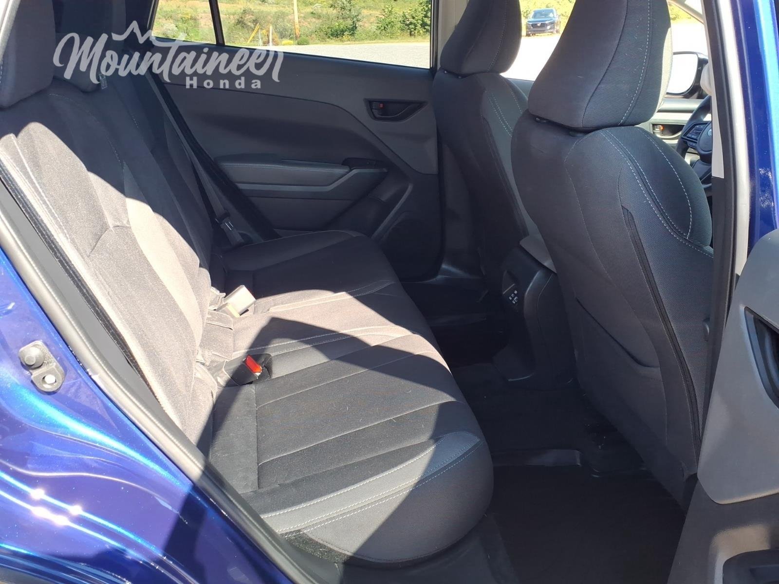 Used 2025 Sapphire Blue Pearl Subaru Premium image 20