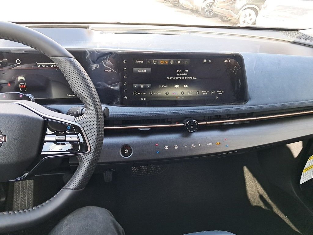 2025 Nissan ARIYA Platinum+ - Photo 18