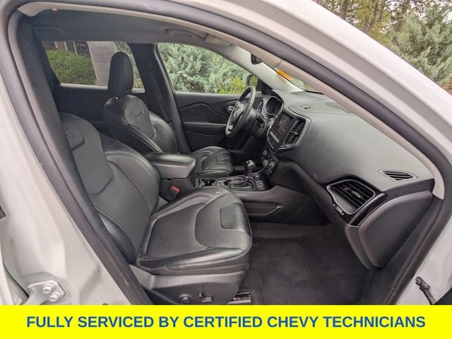 Used 2023 White Jeep Altitude image 19