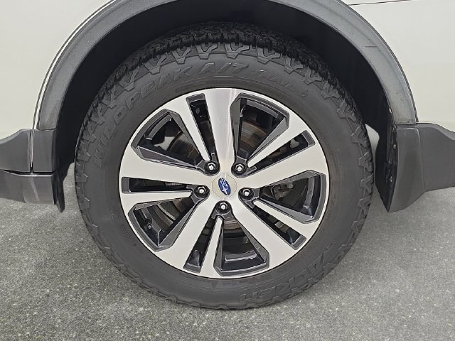 Used 2018 White Subaru 3.6R image 31
