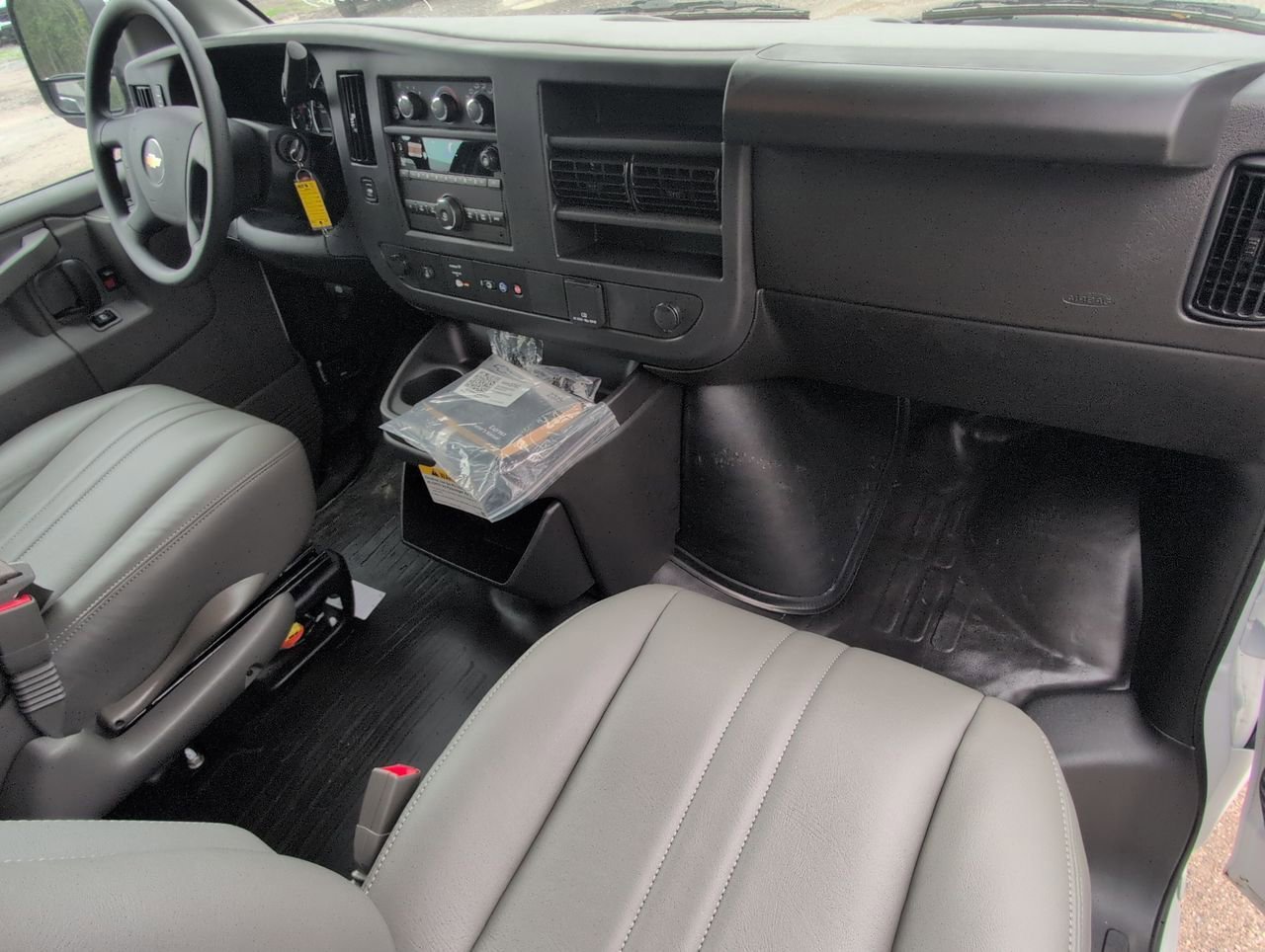 2025 Chevrolet Express Cargo Work Van - Photo 42