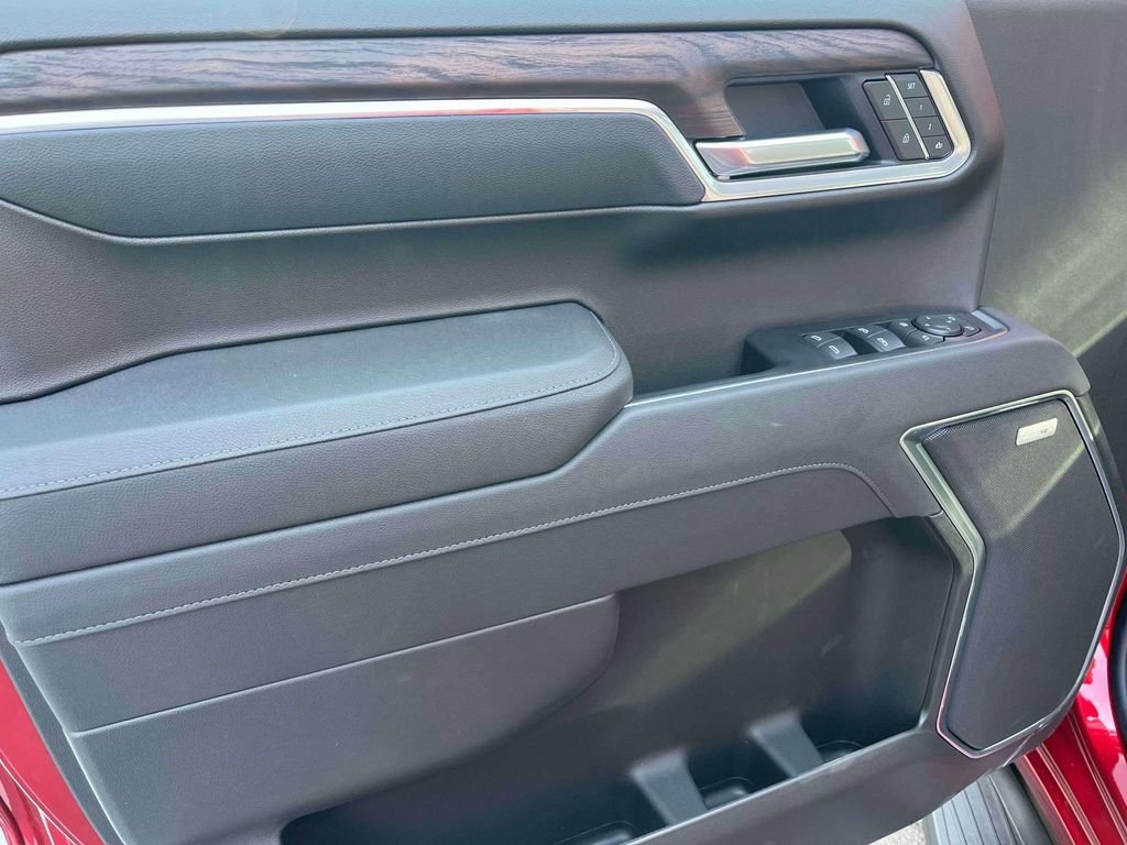 2026 GMC Sierra 1500 SLT - Photo 18