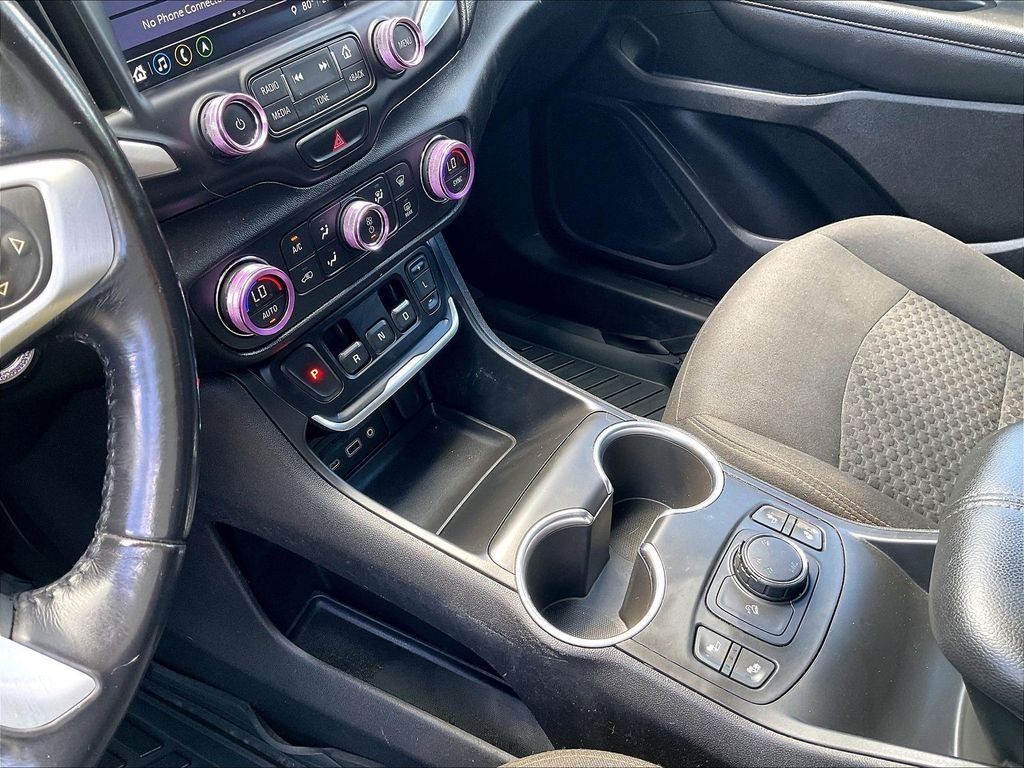 Used 2018 Gray GMC SLE image 20
