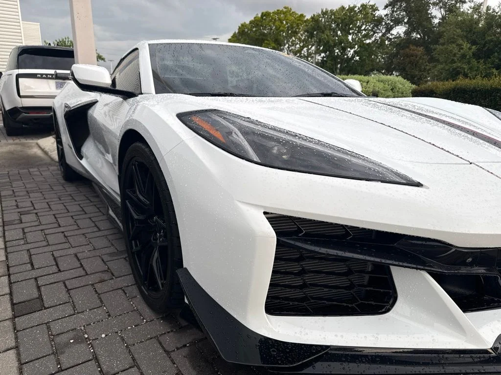 Used 2024 White Chevrolet Z06 image 6