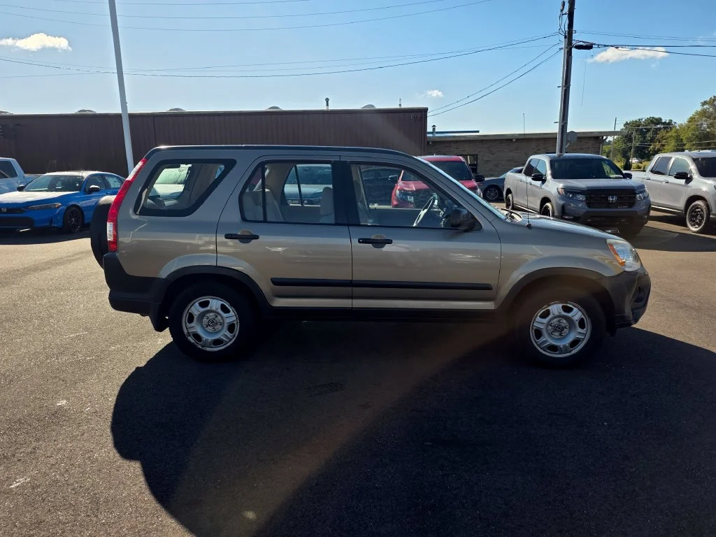 Used 2005 Honda CR-V LX with VIN JHLRD68595C018732 for sale in Dover, OH