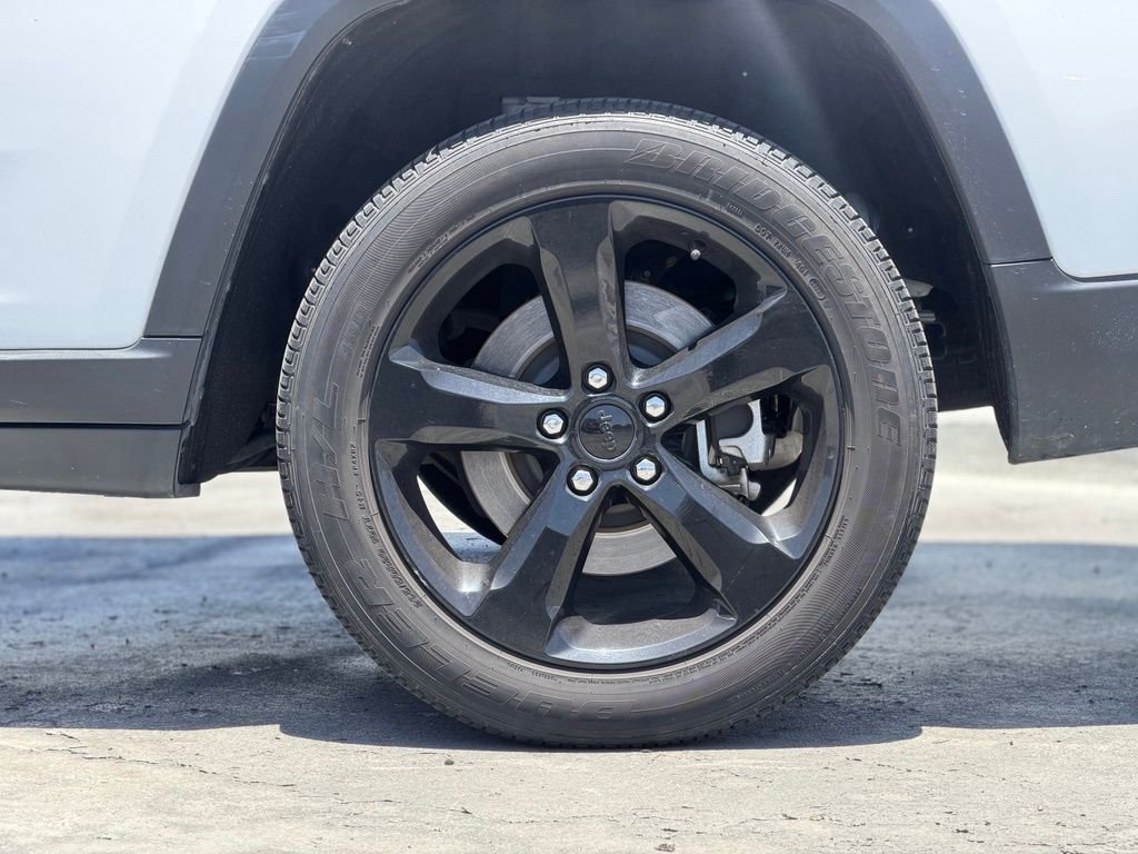 Used 2023 Bright White Clearcoat Jeep Altitude image 2