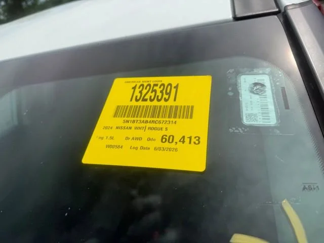 Used 2024 White Nissan S image 8