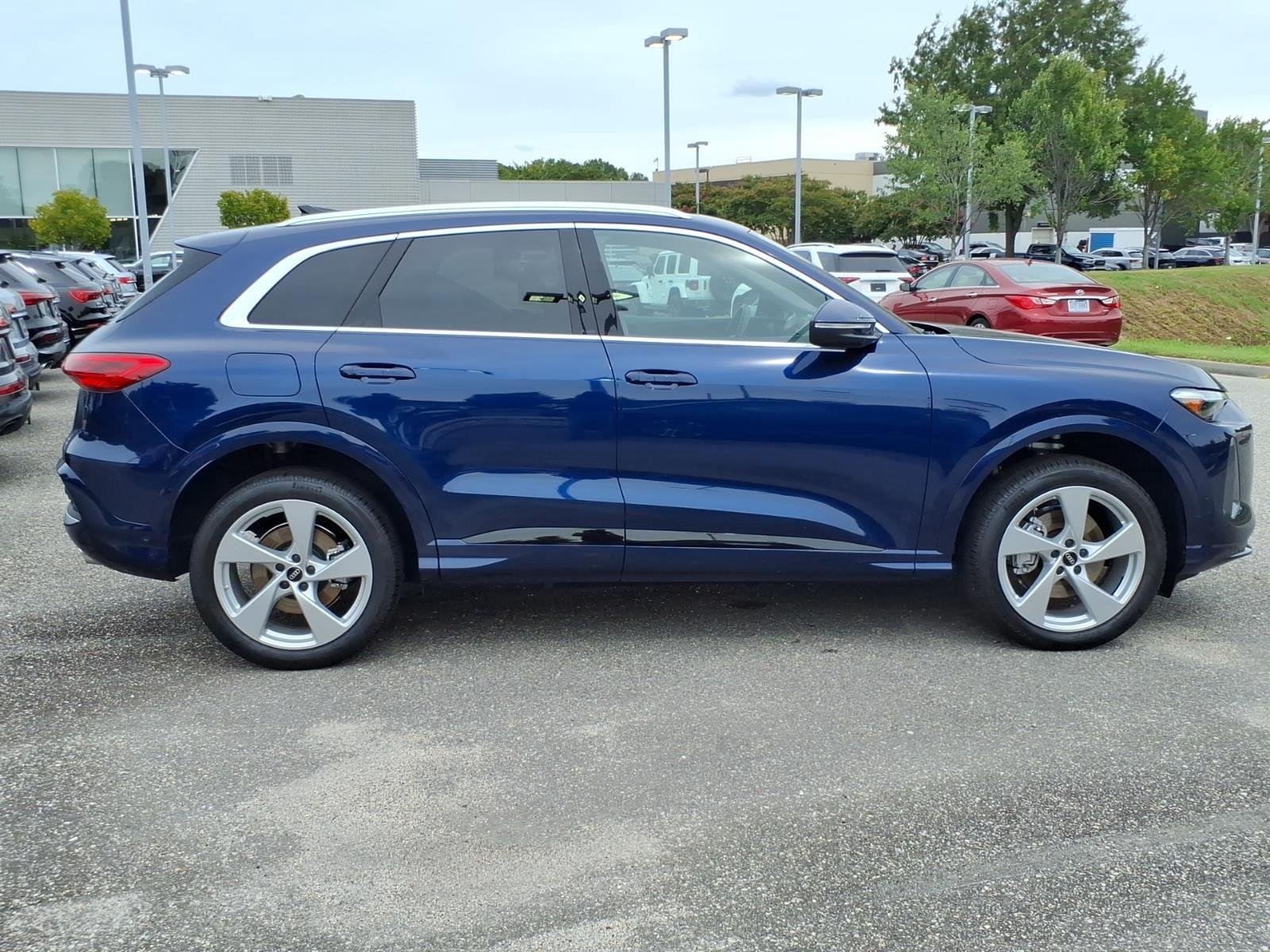 Used 2025 Navarra Blue Metallic Audi Premium Plus image 7