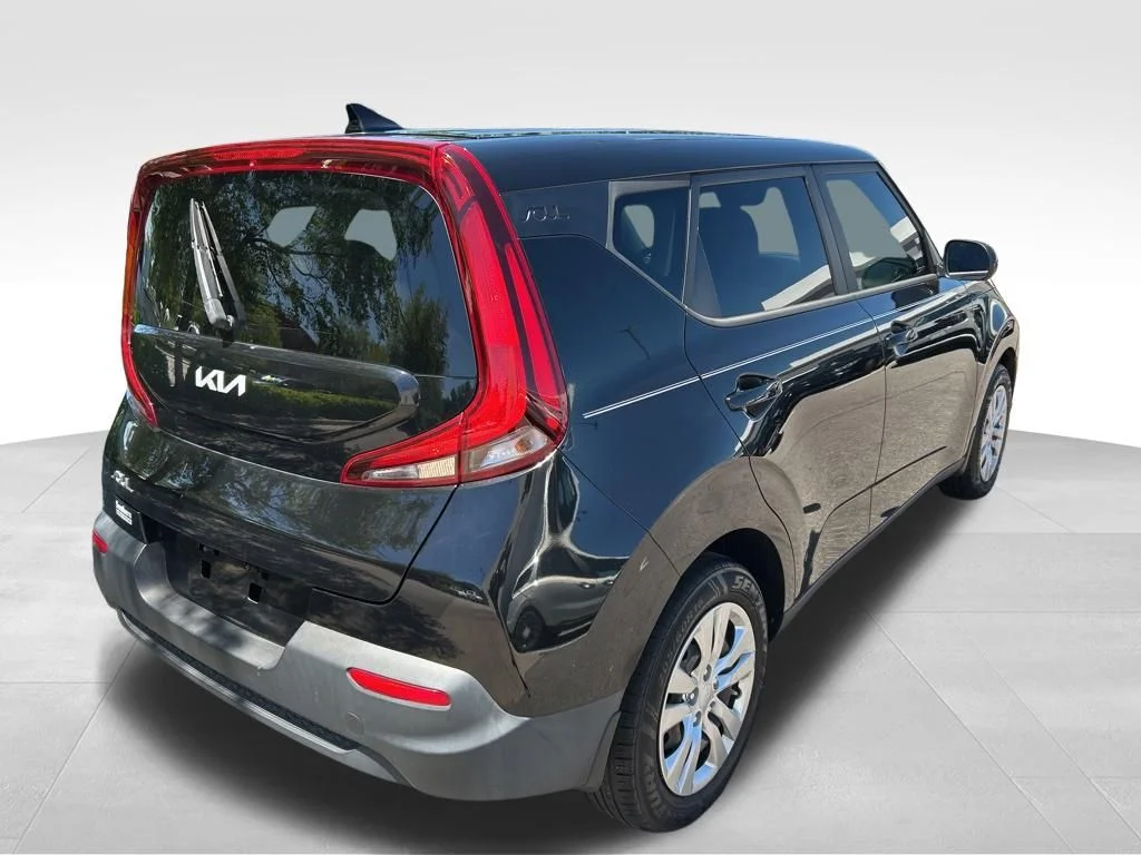 Used 2022 Black Kia LX image 9