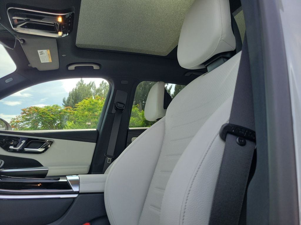 New 2027 MANUFAKTUR Alpine Grey Mercedes-Benz GLC 300 image 20