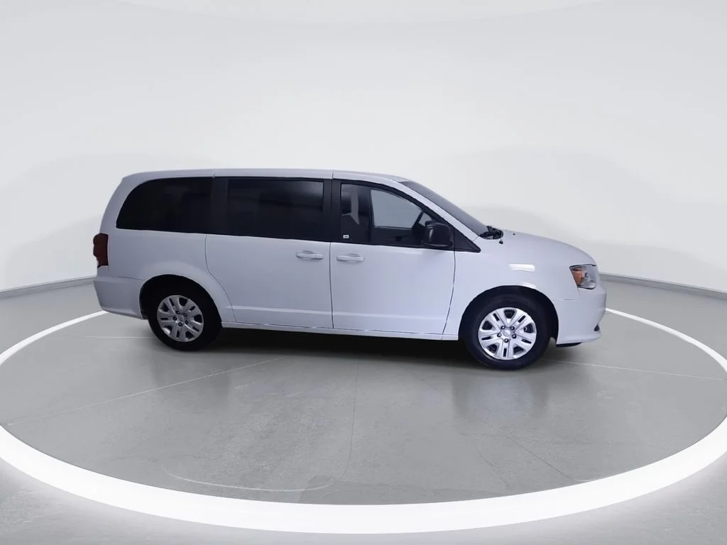 Used 2018 Dodge Grand Caravan SE with VIN 2C4RDGBG4JR165930 for sale in Glasgow, KY