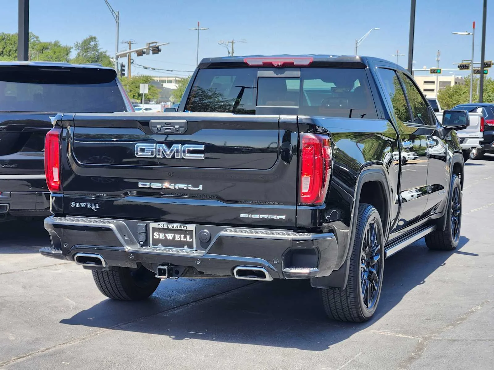 Used 2023 ONYX BLACK GMC Denali Ultimate image 6