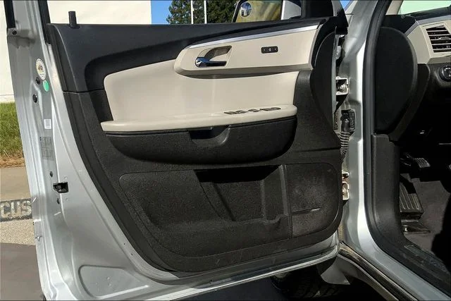 Used 2012 Silver Ice Metallic Chevrolet LTZ image 21