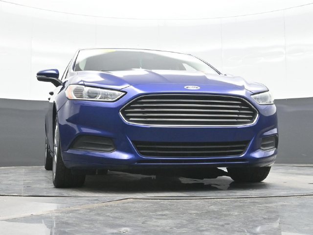 Used 2016 Blue Ford SE image 22