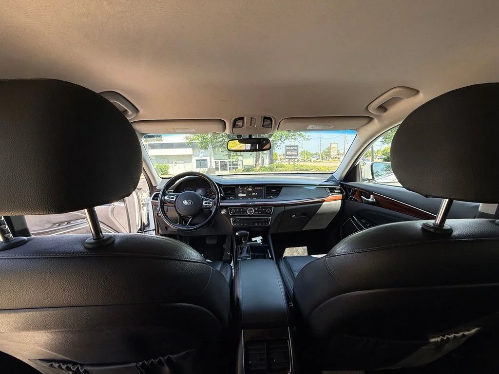 Used 2017 White Kia Premium image 26