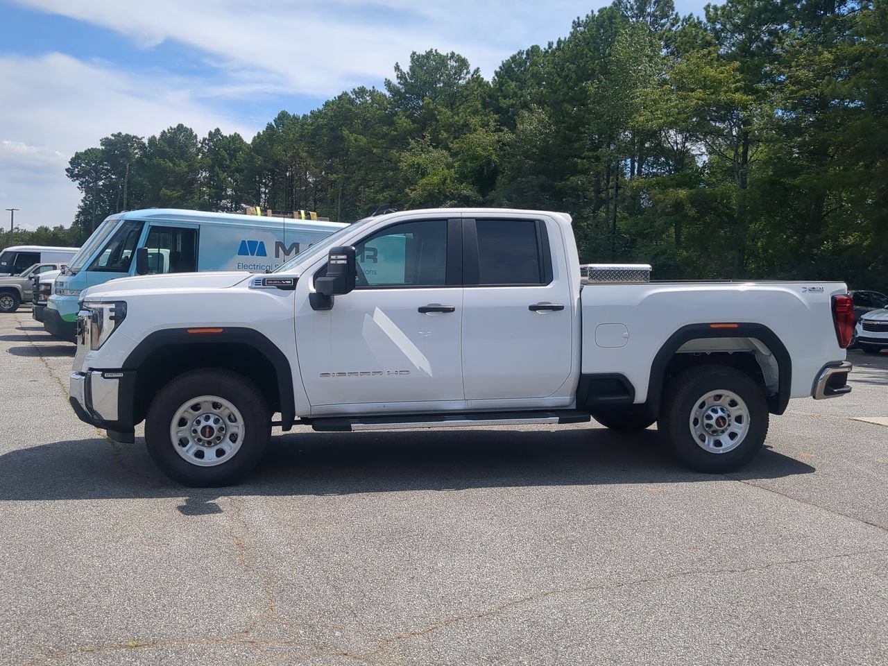 New 2026 Summit White GMC Pro image 5