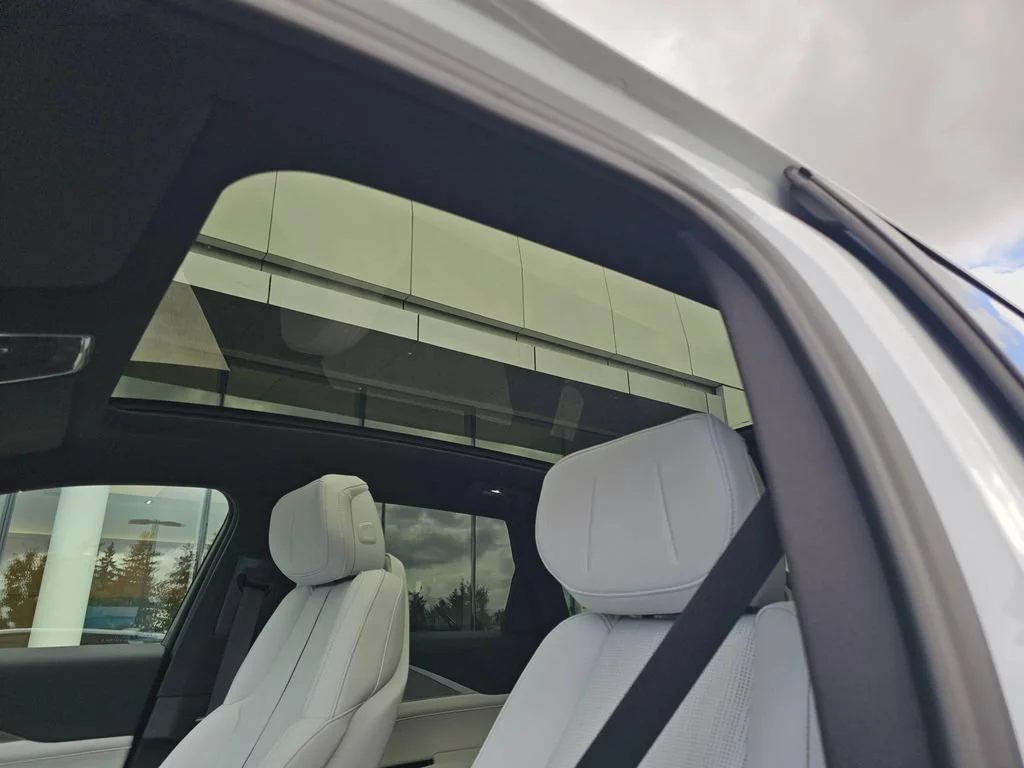 New 2027 Vibrant White Tricoat Cadillac Sport image 26