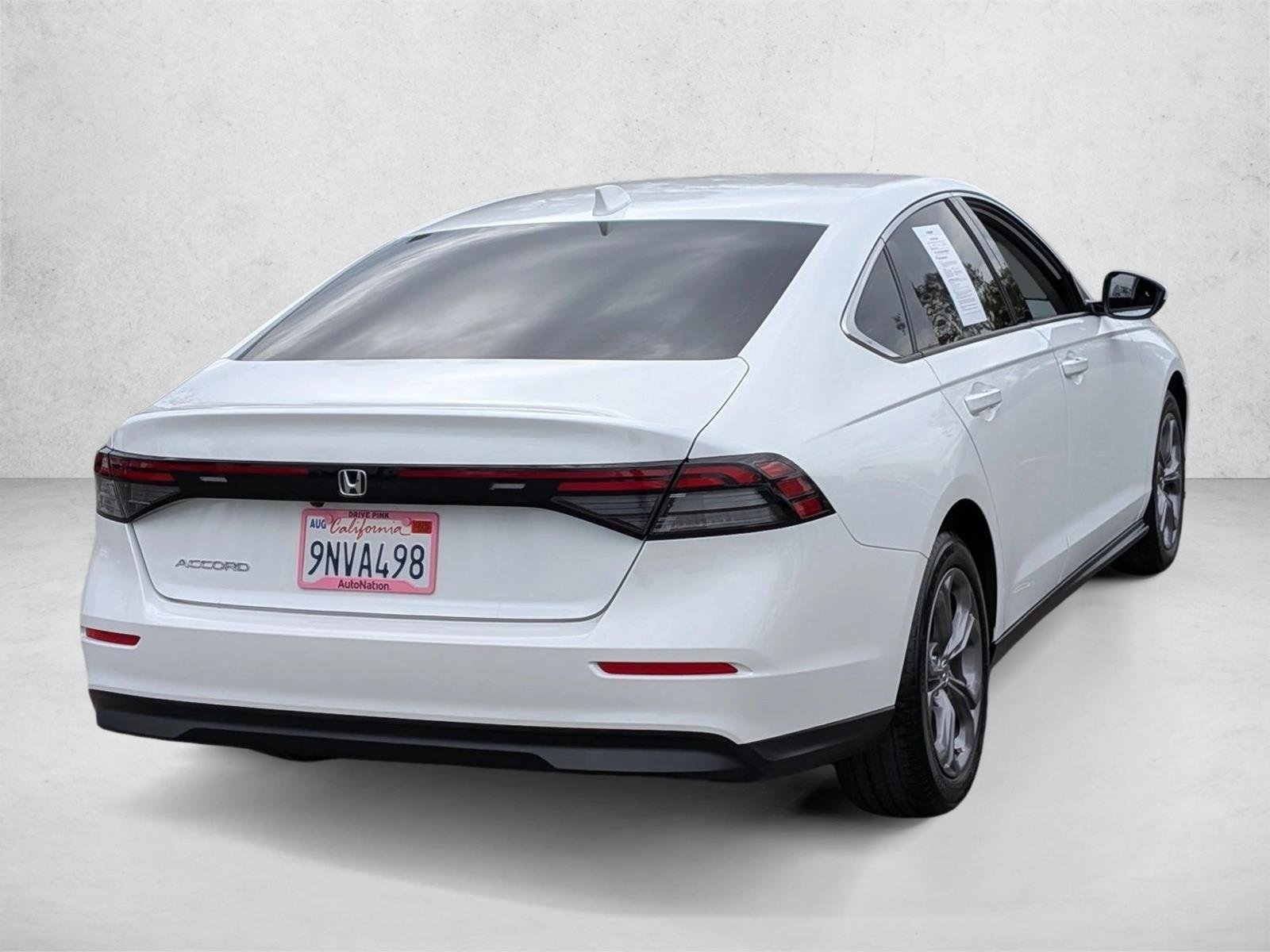 Used 2024 Platinum White Pearl Honda EX image 5