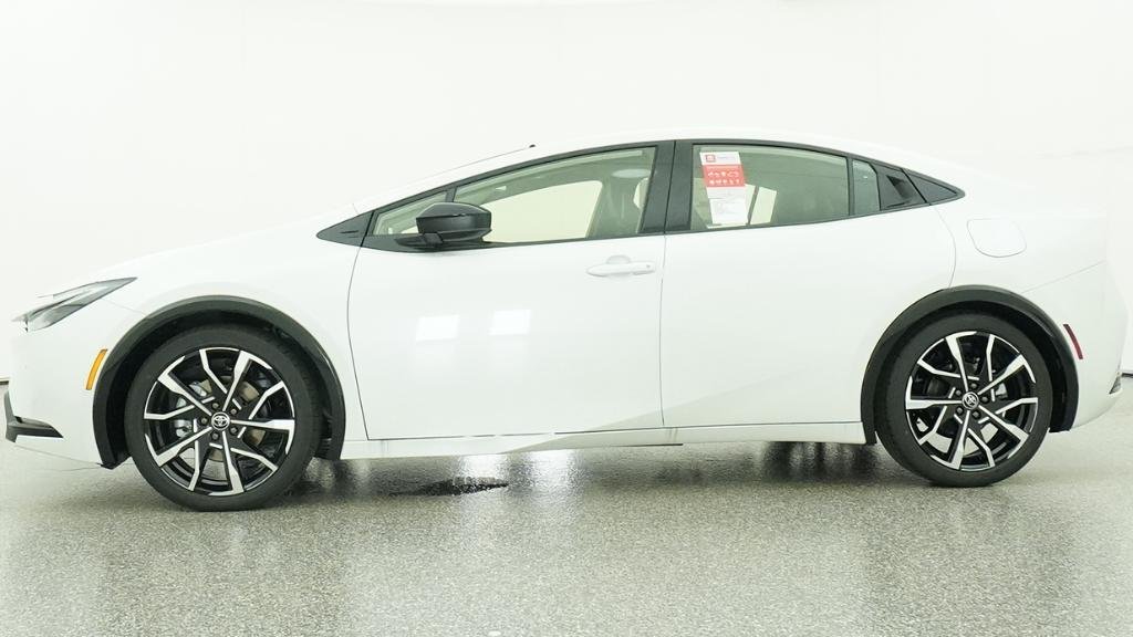 New 2026 Wind Chill Pearl Toyota XSE image 33
