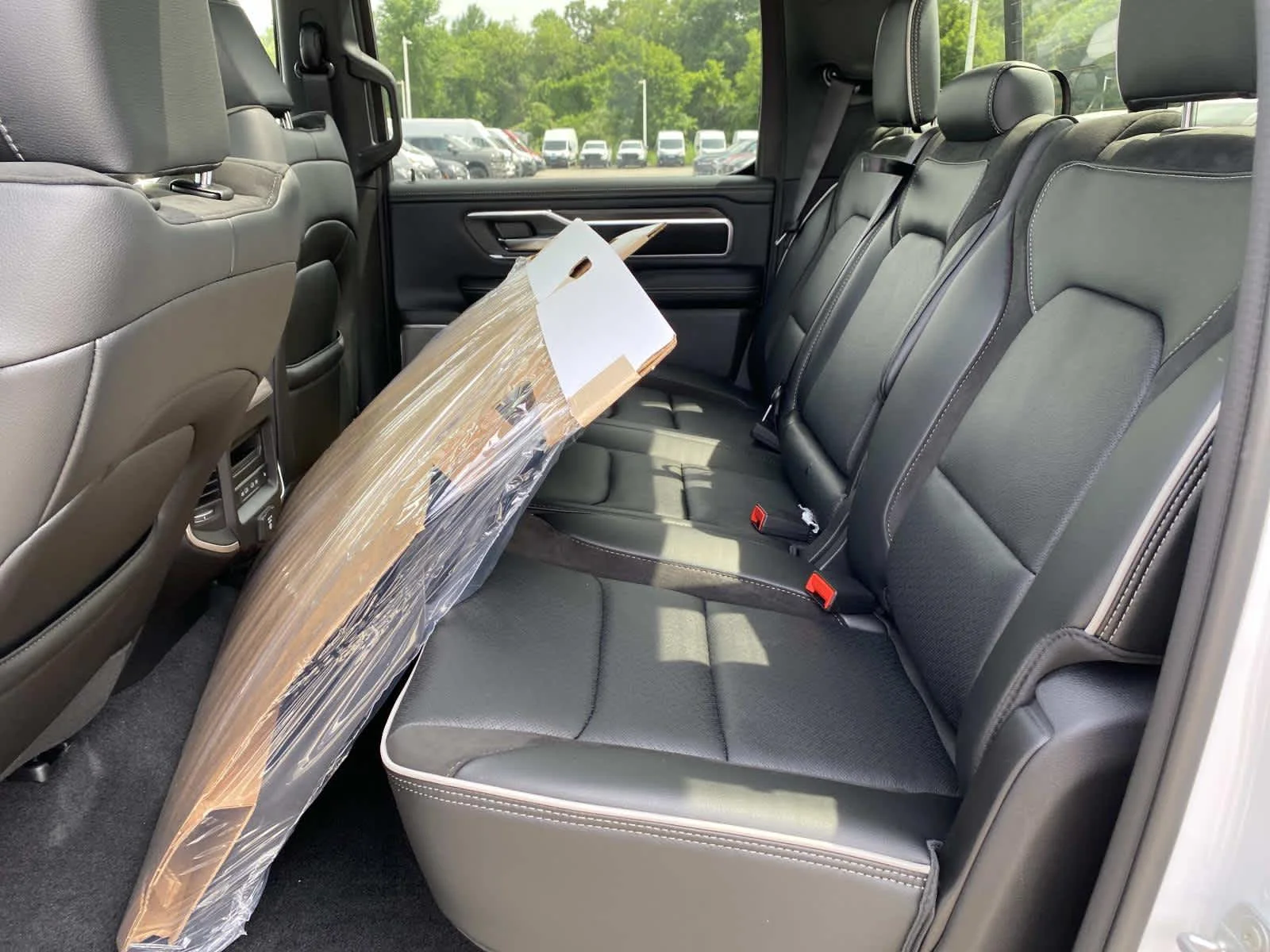 New 2026 Bright White Clear-Coat Exterior Paint RAM Laramie image 7