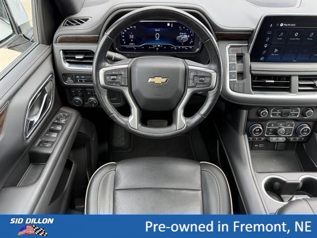 Used 2022 Iridescent Pearl Tricoat Chevrolet Premier image 4