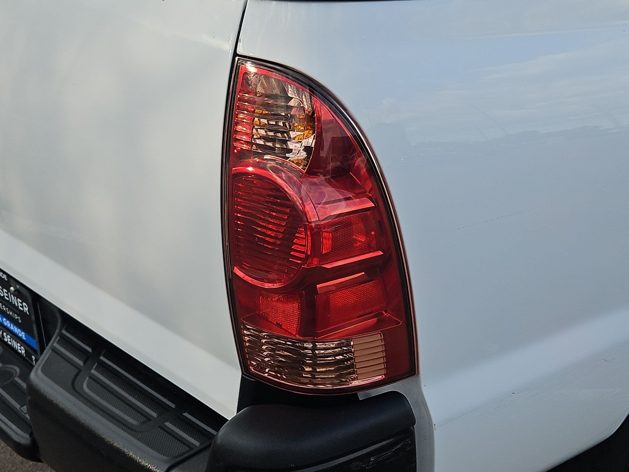 Used 2015 White Toyota BASE image 11