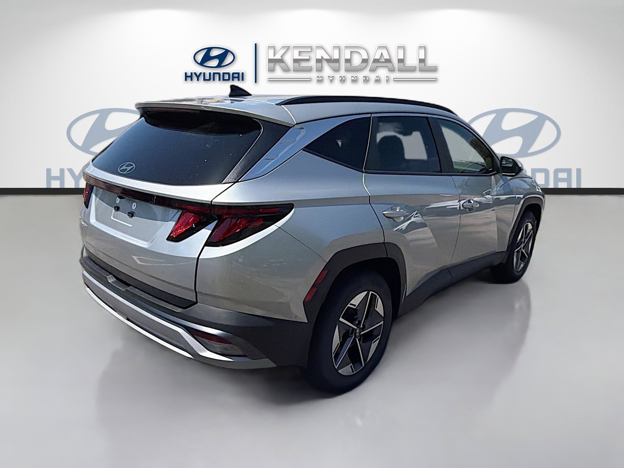 New 2026 Shimmering Silver Hyundai SEL FWD image 31