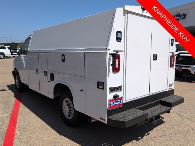 New 2026 Summit White Chevrolet 1WT image 2