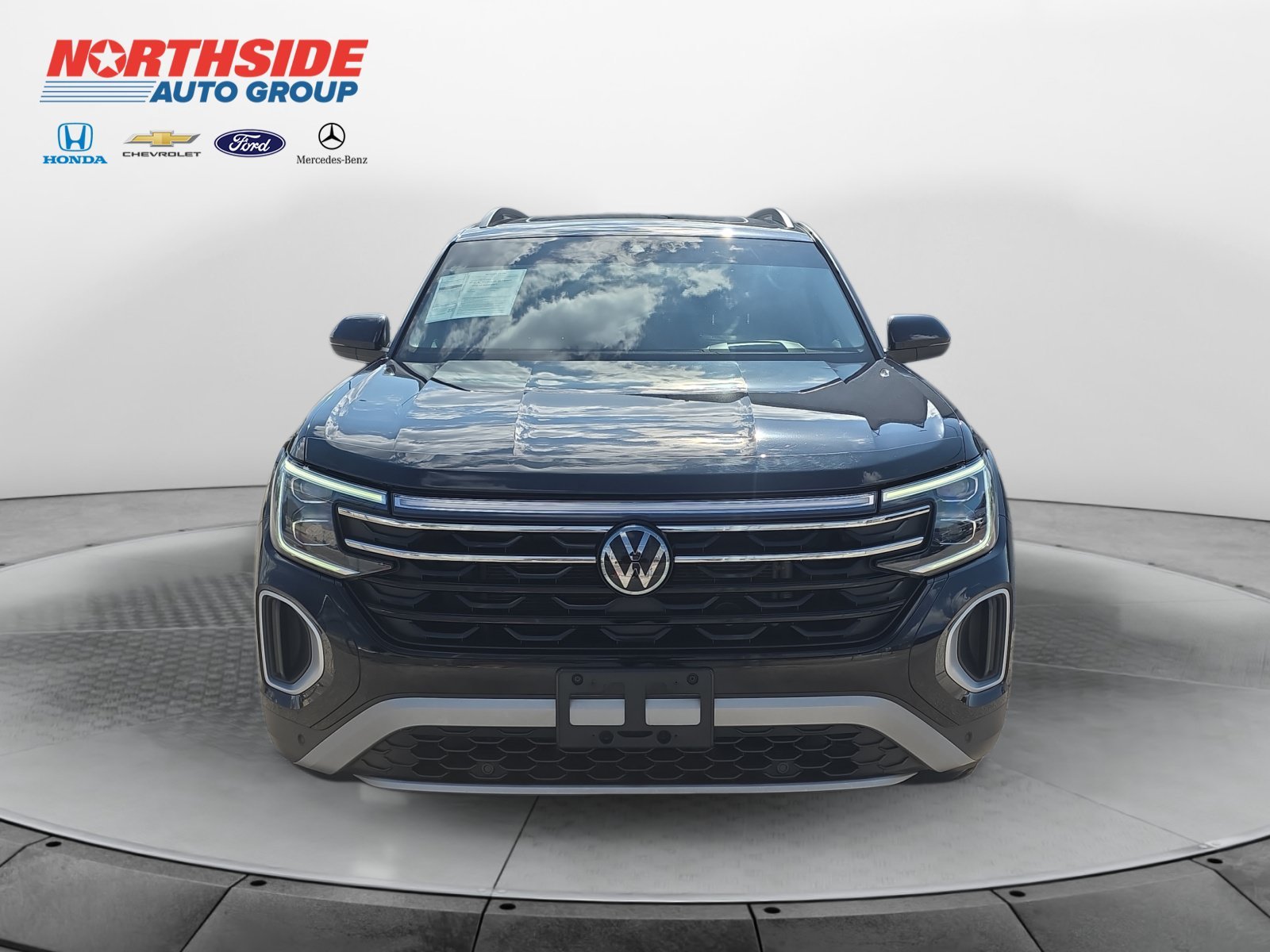 Used 2024 Black Volkswagen 2.0T Peak Edition SEL image 2