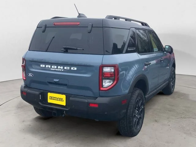 New 2026 Azure Gray Metallic Ford Badlands image 5