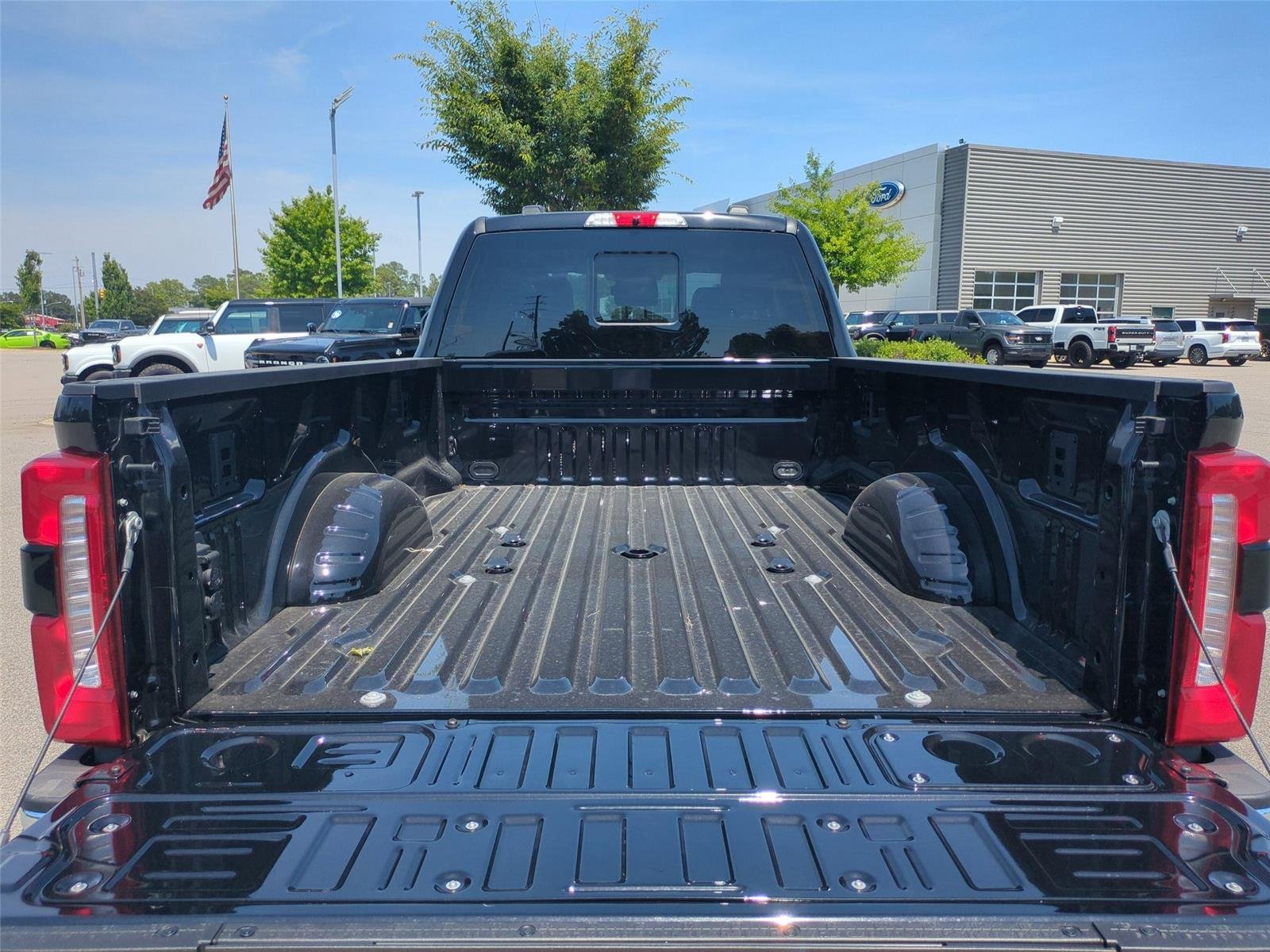 New 2026 Agate Black Metallic Ford F-350® Lariat® image 35