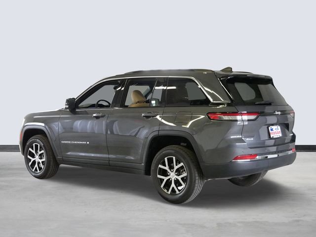 Certified Used 2025 Metallic Jeep Limited image 3