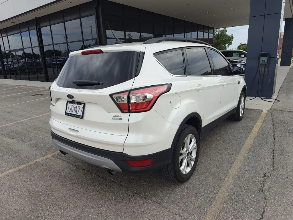 Used 2018 White Ford SEL image 4