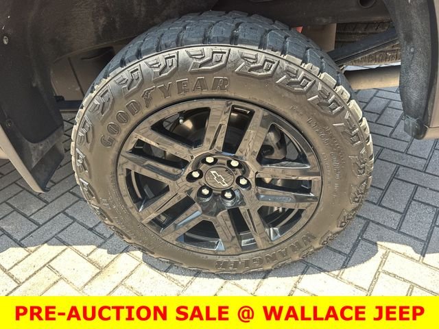 Used 2022 Red Chevrolet LT Trail Boss image 13
