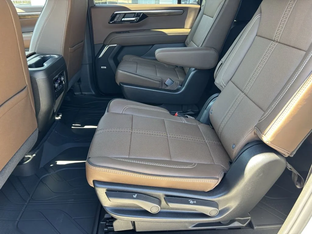 2026 Chevrolet Suburban High Country - Photo 14