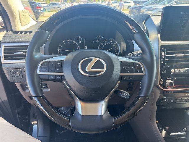 Used 2022 Black Lexus 460 image 16