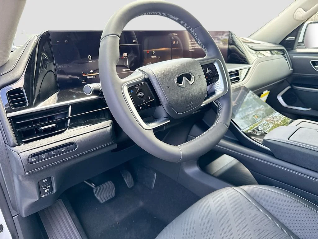 New 2026 RADIANT WHITE INFINITI Luxe 2WD image 9