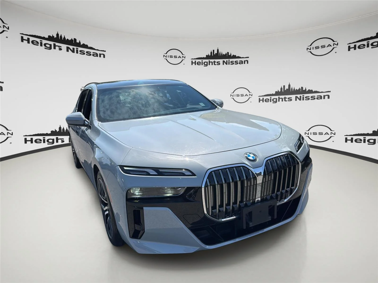 Used 2025 GRAY BMW 740i xDrive image 10