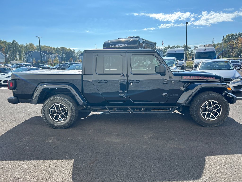 Used 2024 Black Jeep Sport S image 9