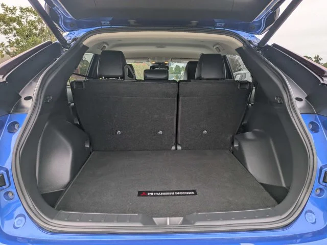 Used 2025  Mitsubishi Black Edition image 12