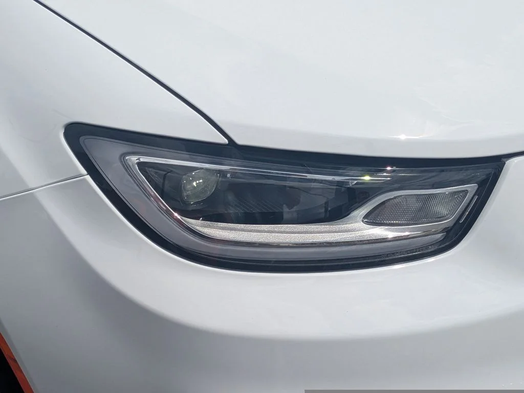 2026 Chrysler Pacifica Limited - Photo 9