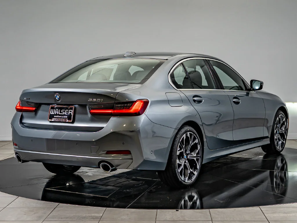 New 2026 Skyscraper Grey Metallic BMW 330i xDrive image 5
