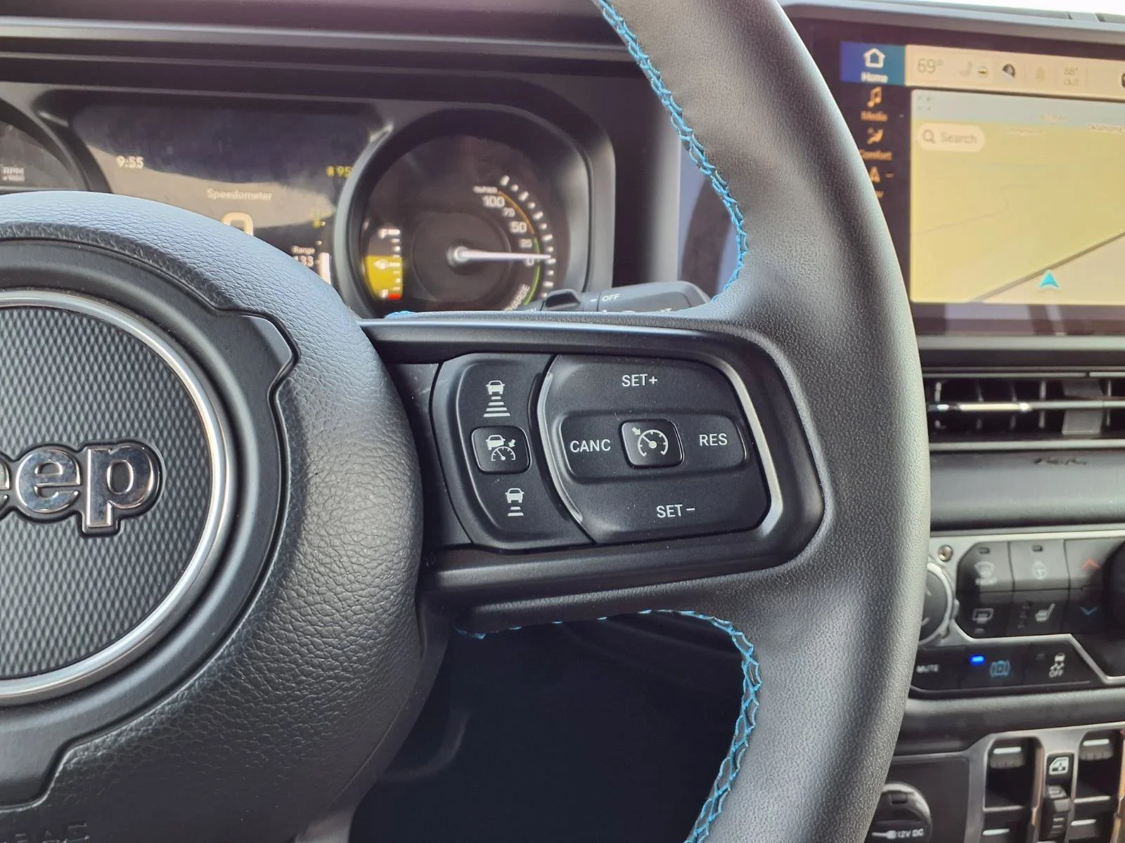 Used 2024 Hydro Blue Pearlcoat Jeep Rubicon image 9
