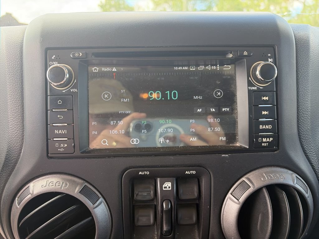Used 2018 Gray Jeep Unlimited Sport image 20