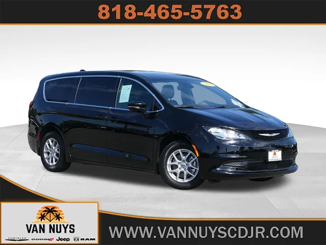 2025 Chrysler Voyager LX
