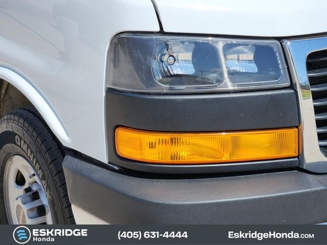Used 2022 White GMC Work Van image 9