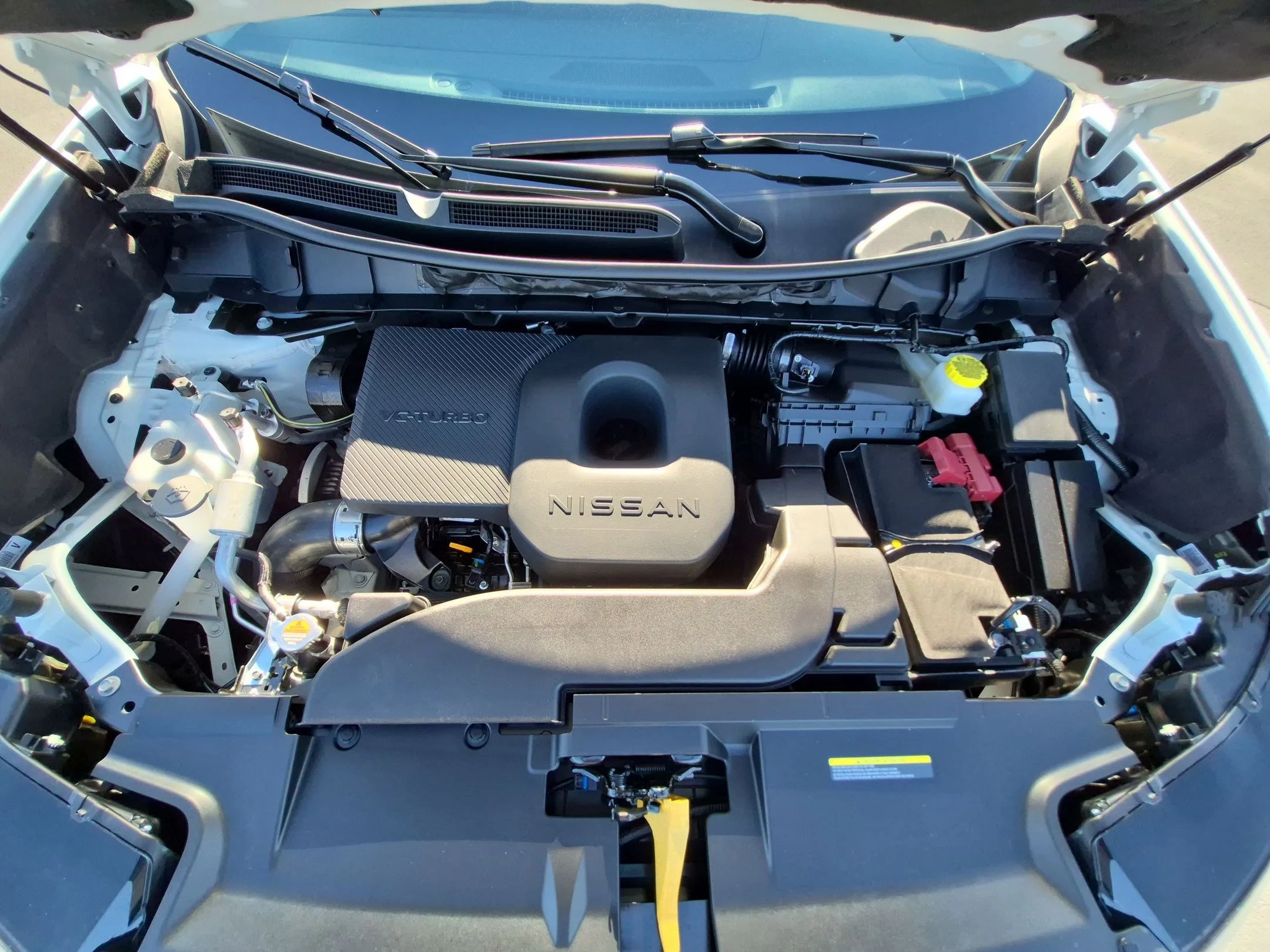 New 2027 Everest White Pearl TriCoat / Super Black Two-tone Nissan Dark Armor image 32