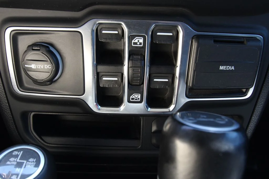 Used 2019 Black Jeep Unlimited Sahara image 27